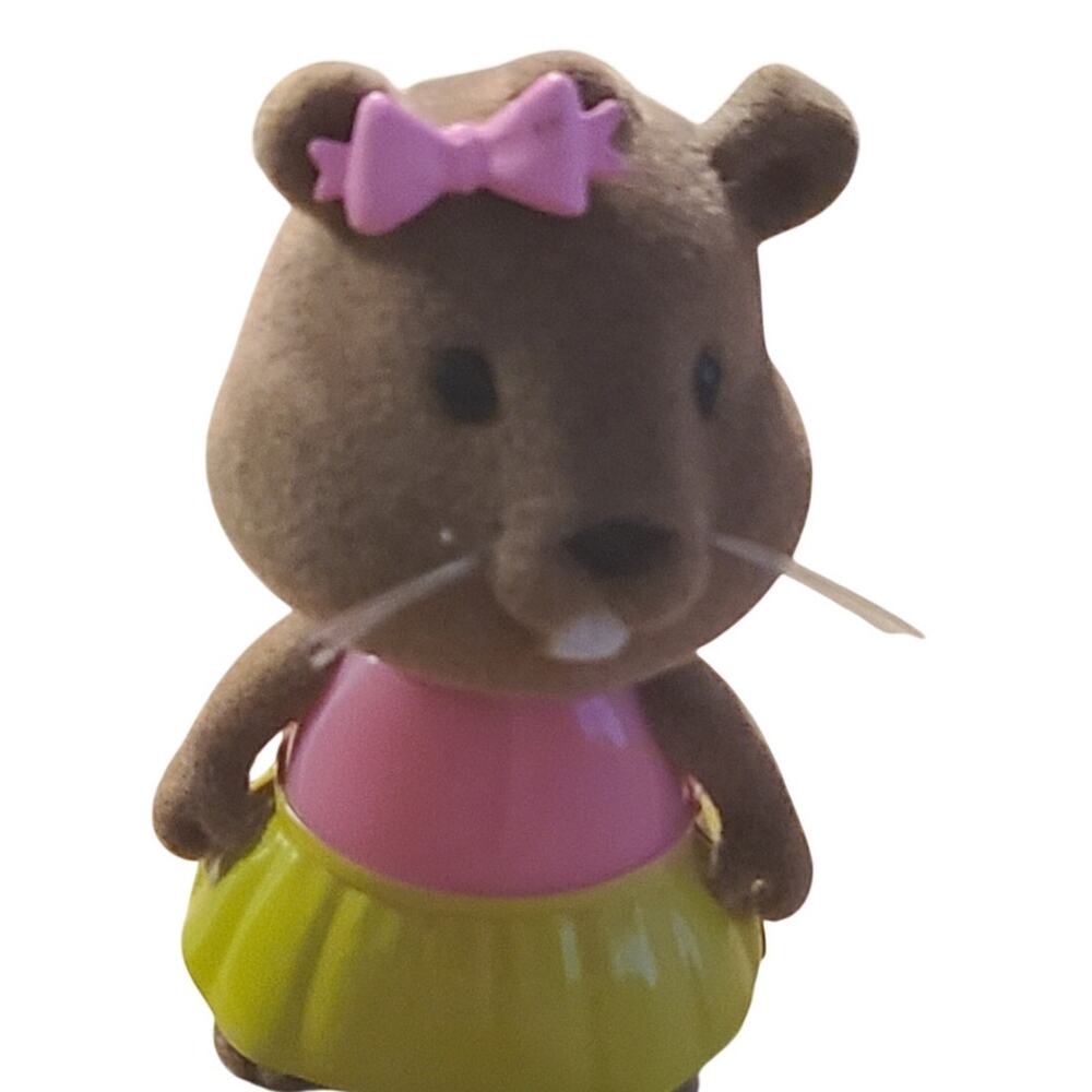 LIL WOODZEEZ Bobblehead Beaver Girl Bow In Hair